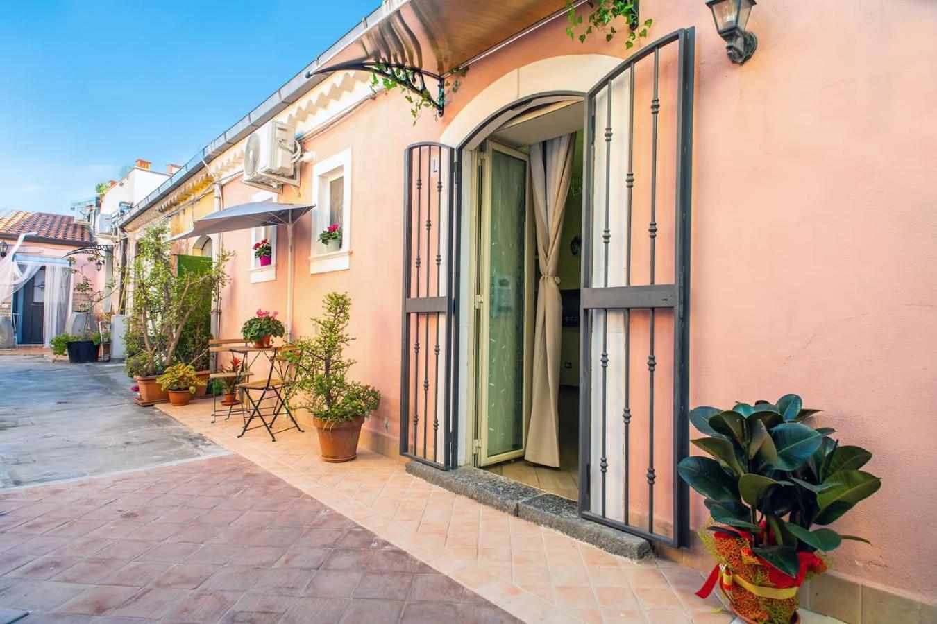 Tropical Holiday House Катанія Екстер'єр фото